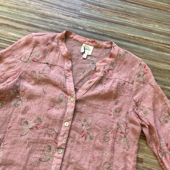Fig and Flower Pink Embroidered Button Up Shirt Blouse Anthropologie Top - Picture 4 of 9